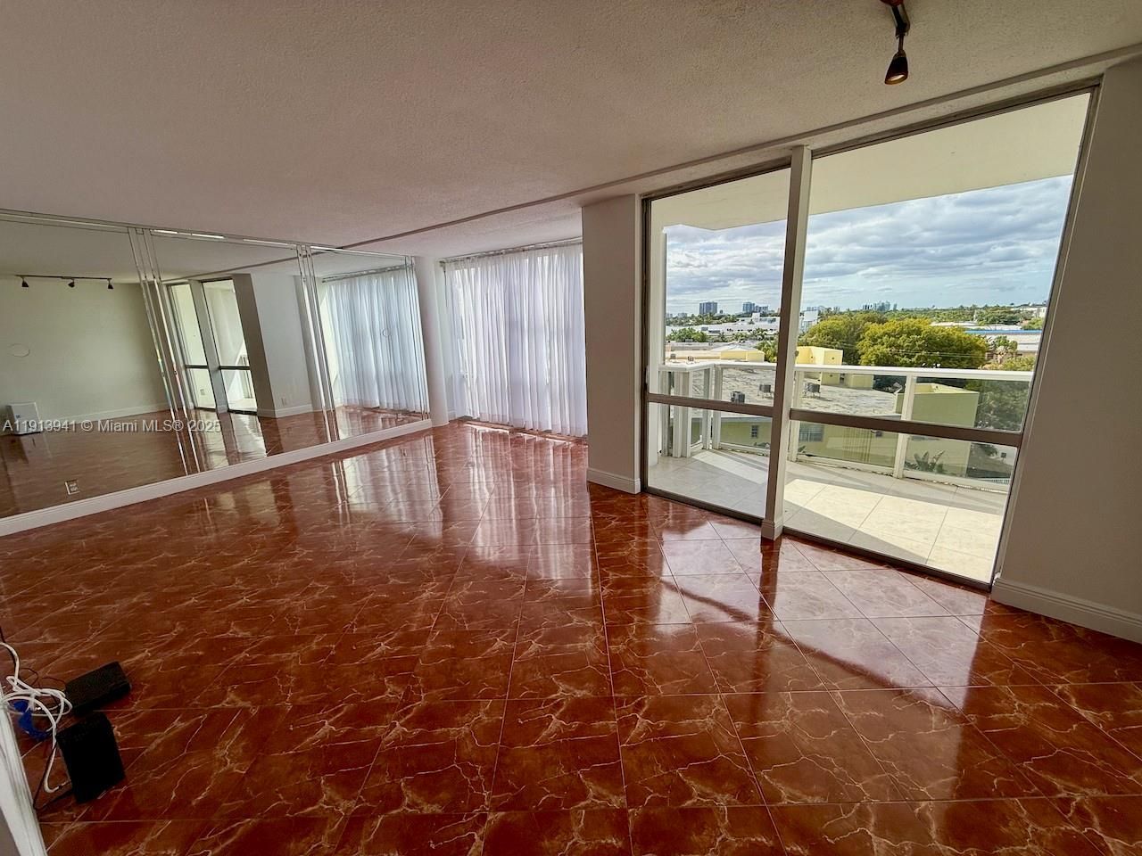 900 Bay Dr, Unit 419, Miami Beach, FL 33141 Photo