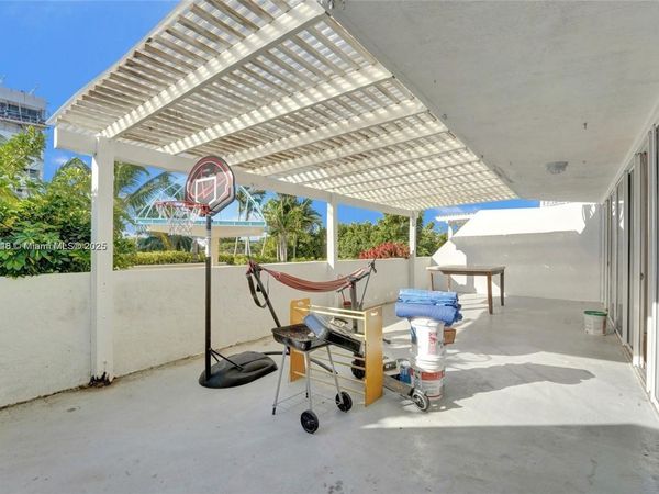 7601 E Treasure Dr, Unit 406, North Bay Village, FL 33141