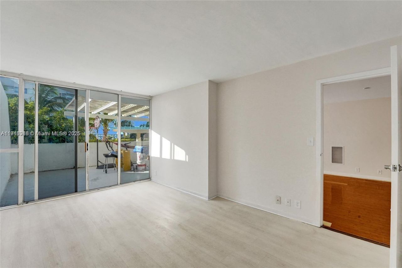 7601 E Treasure Dr, Unit 406, North Bay Village, FL 33141 Photo