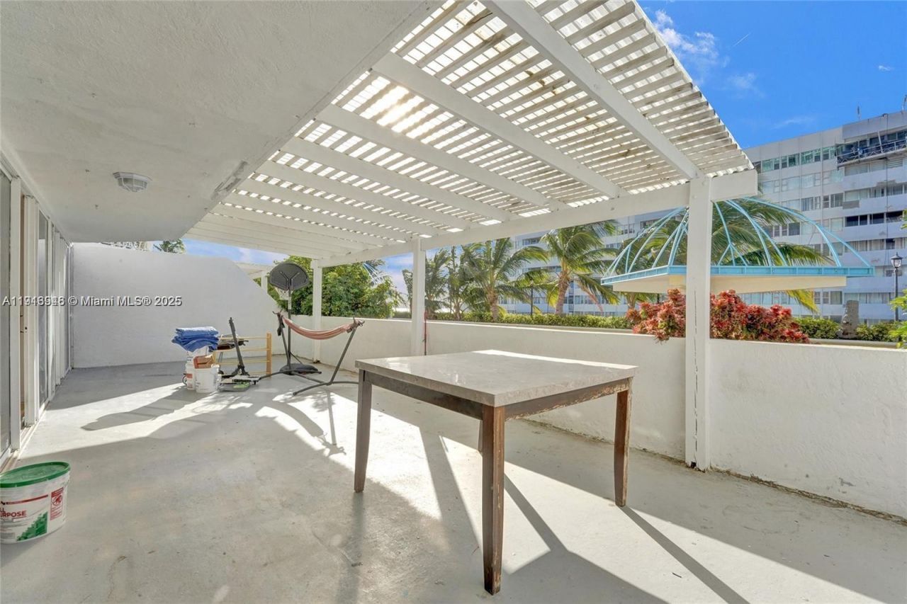 7601 E Treasure Dr, Unit 406, North Bay Village, FL 33141 Photo