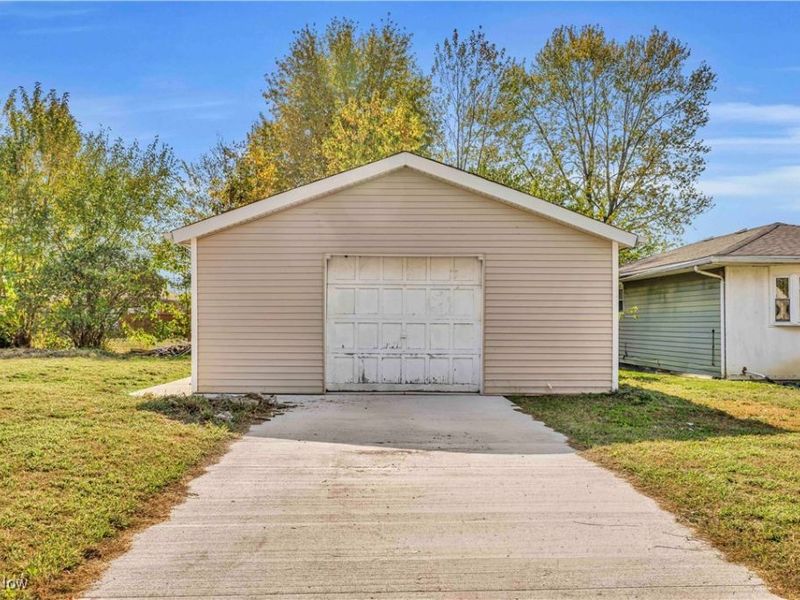 2400 Oberlin Avenue, Lorain, OH 44052 Photo 41