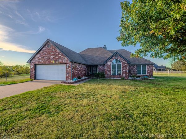 1602 W 131st Street N, Skiatook, OK 74070