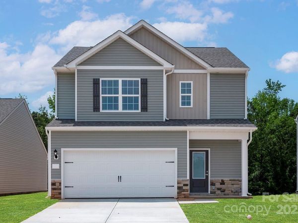 421 Robindale Court , Winston Salem, NC 27107