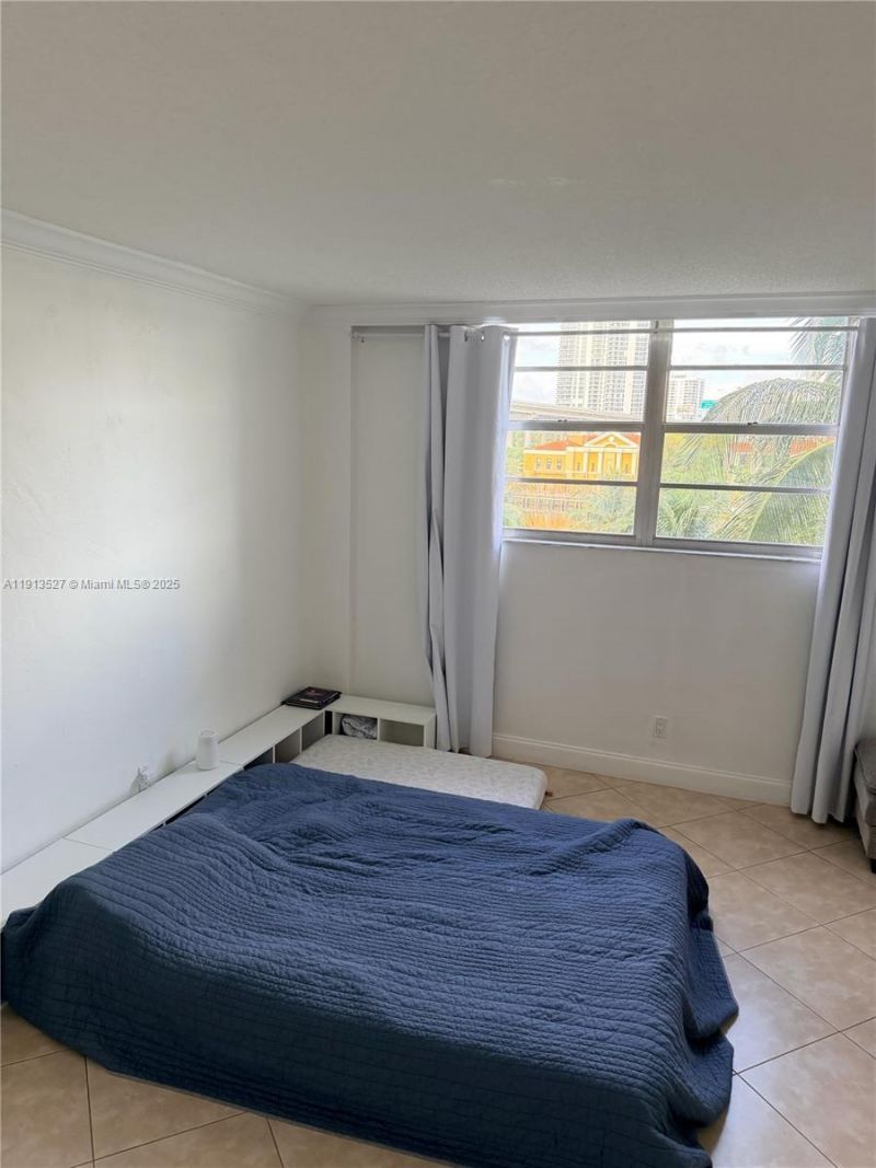 19380 Collins Ave, Unit 411, Sunny Isles Beach, FL 33160 Photo