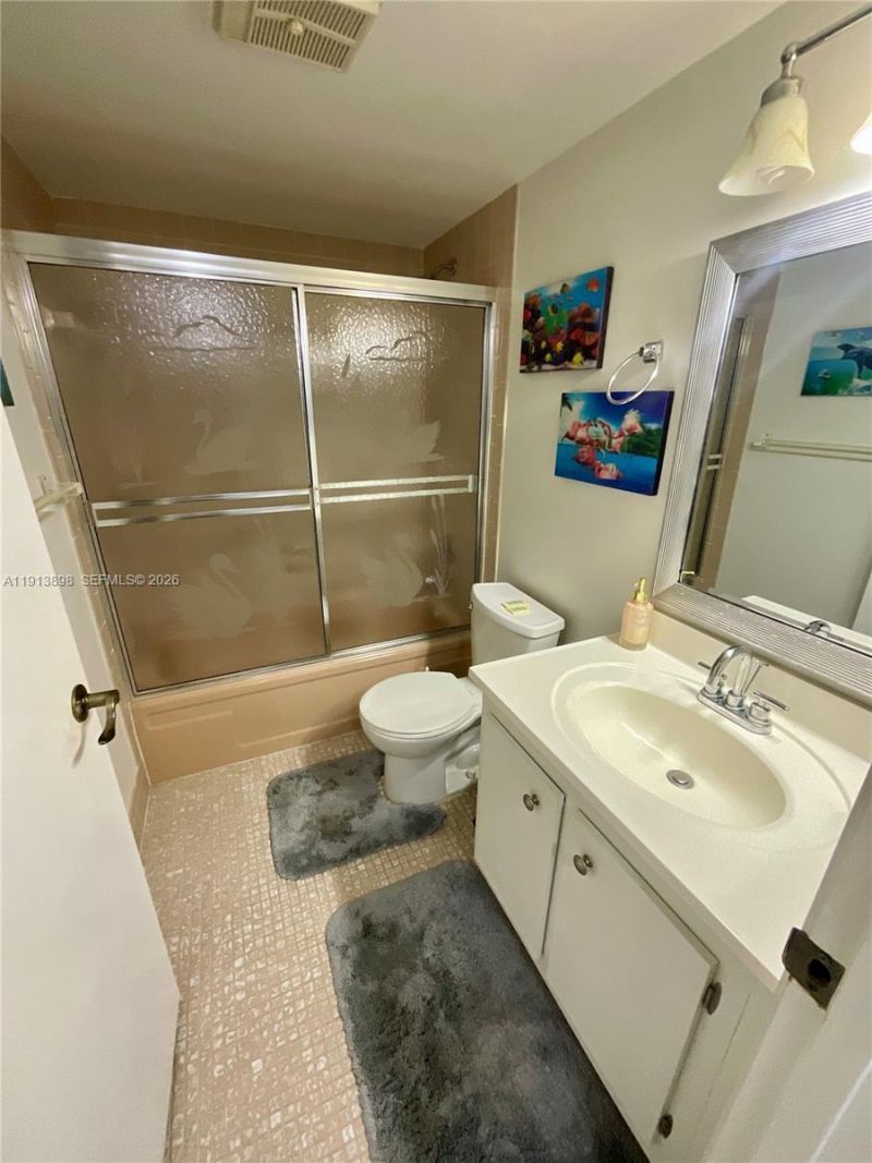 7690 NW 18th St, Unit 303, Margate, FL 33063 Photo