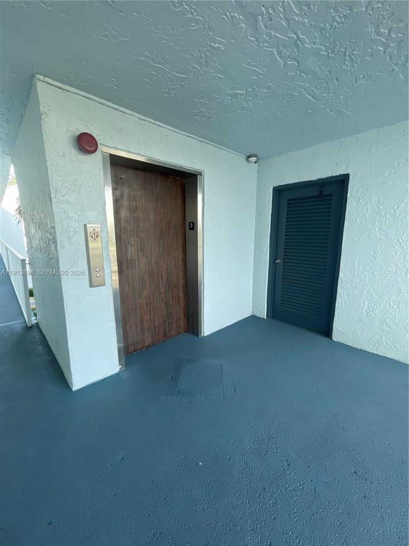 7690 NW 18th St, Unit 303, Margate, FL 33063 Photo