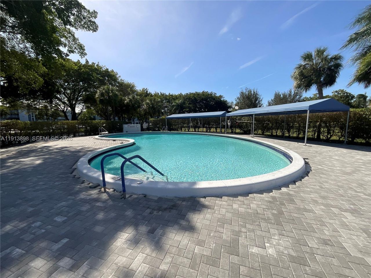 7690 NW 18th St, Unit 303, Margate, FL 33063 Photo