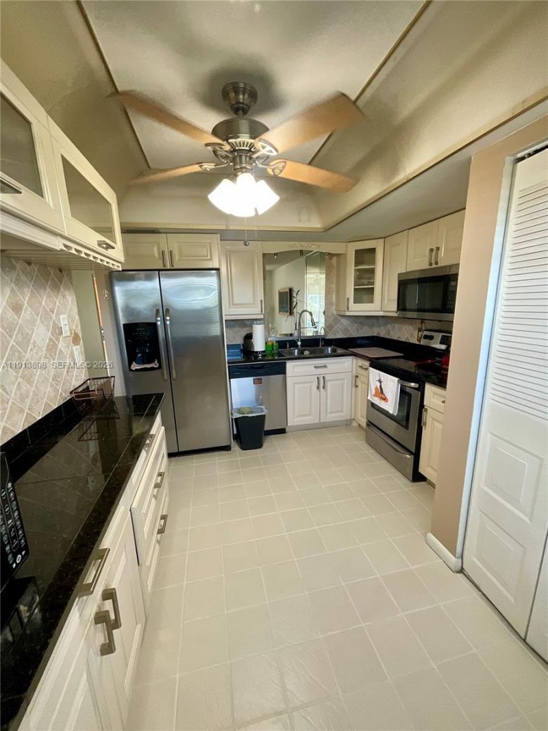 7690 NW 18th St, Unit 303, Margate, FL 33063 Photo