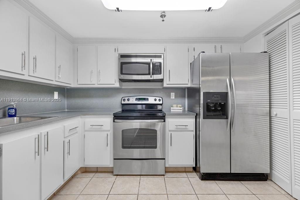 2625 Collins Ave, Unit 702, Miami Beach, FL 33140 Photo