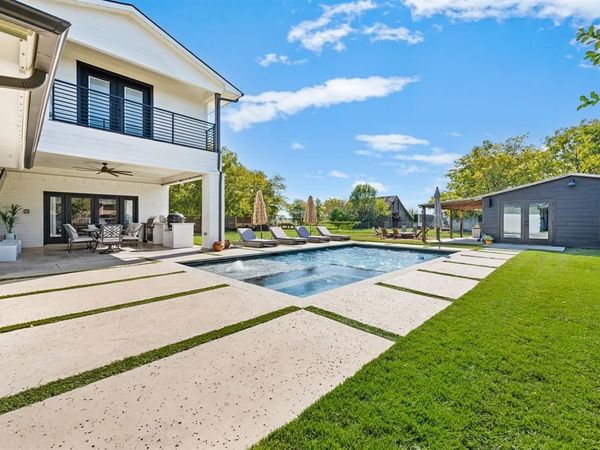 504 Main Street, Roanoke, TX 76262