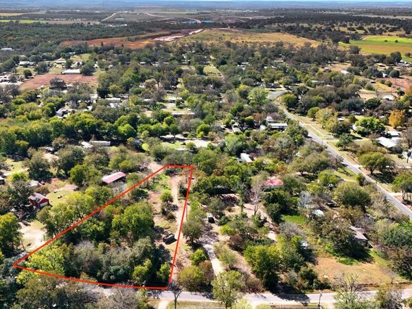 2100 Whirlaway DR, Del Valle, TX 78617