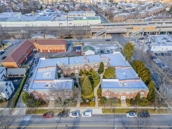 43 floral blvd, Unit 1C, Floral Park, NY 11001