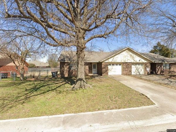 2704 McMillan Drive, Springdale, AR 72762