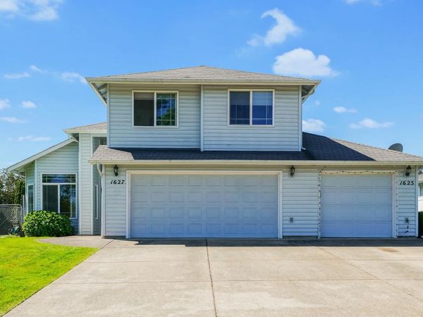 1625 SE Cortland (& 1627) Av, Dallas, OR 97338