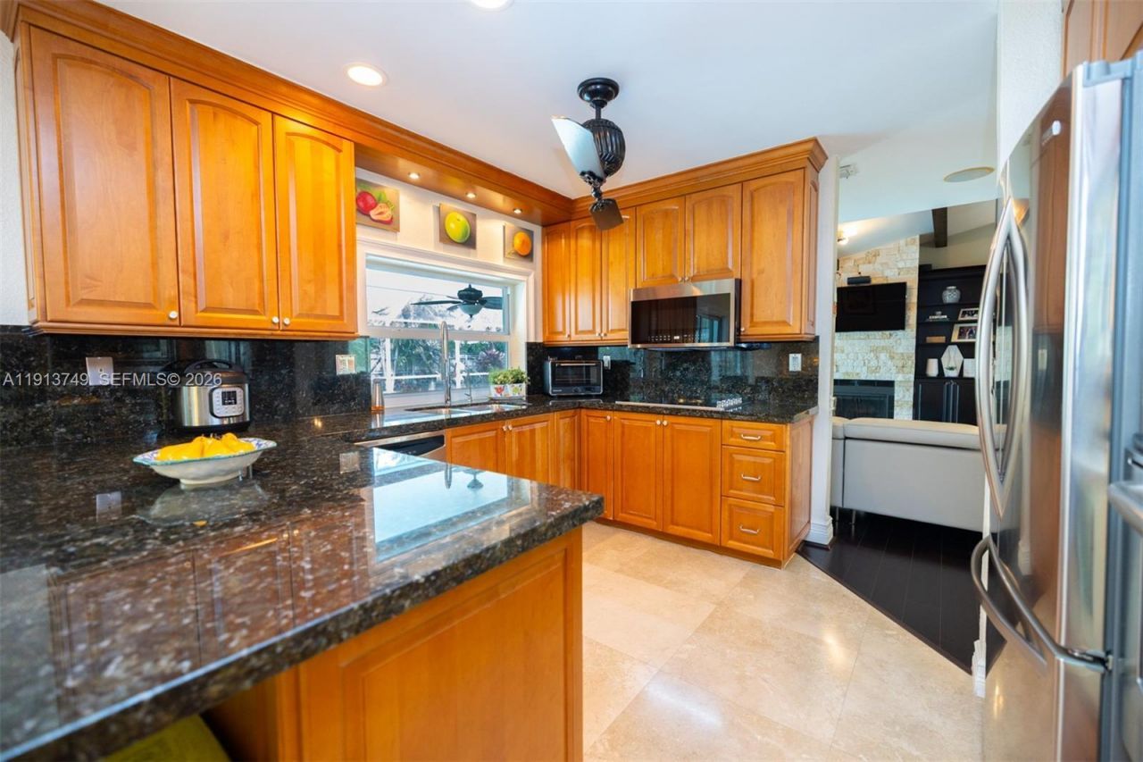 7605 SW 178th Ter, Palmetto Bay, FL 33157 Photo