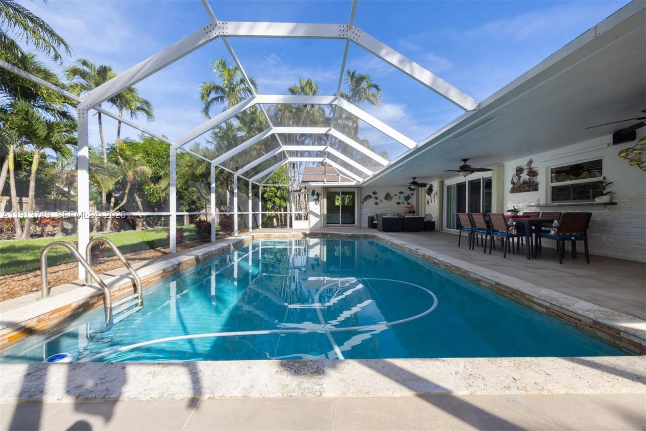 7605 SW 178th Ter, Palmetto Bay, FL 33157 Photo