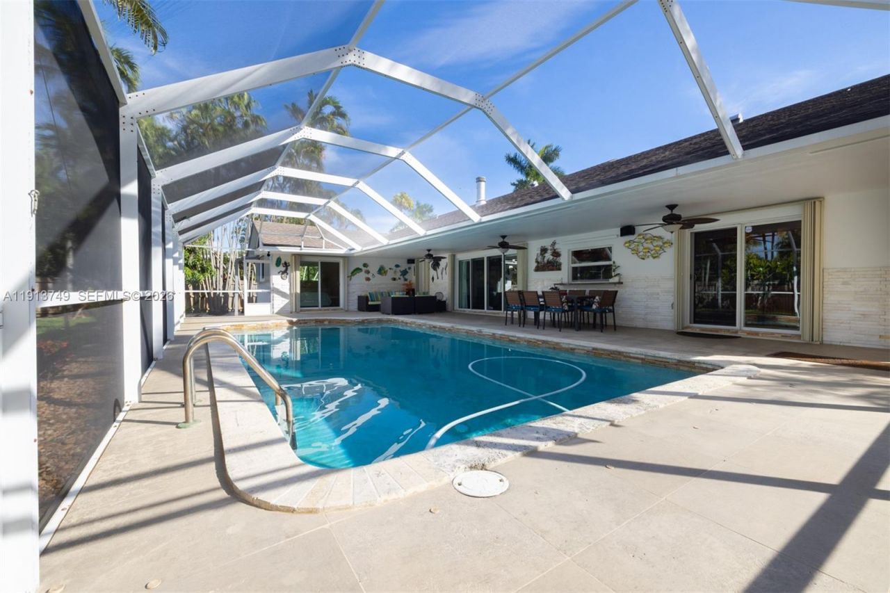 7605 SW 178th Ter, Palmetto Bay, FL 33157 Photo