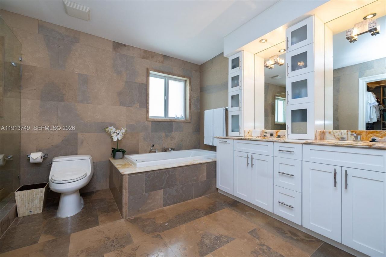 7605 SW 178th Ter, Palmetto Bay, FL 33157 Photo