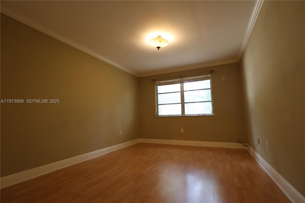 7825 Miller Dr, Unit C211, Miami, FL 33155 Photo