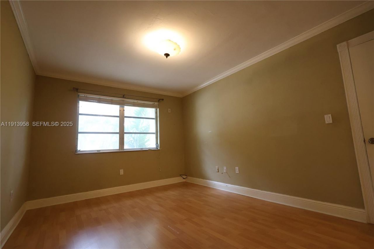 7825 Miller Dr, Unit C211, Miami, FL 33155 Photo