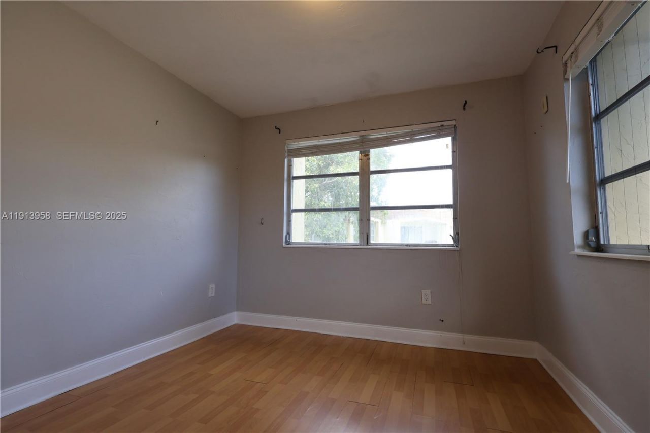 7825 Miller Dr, Unit C211, Miami, FL 33155 Photo