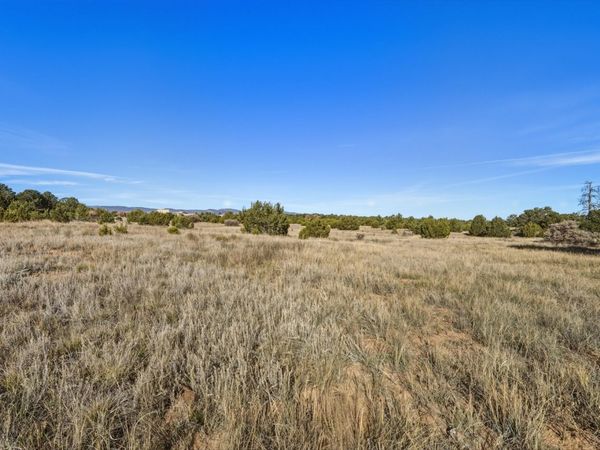 25 Holiday , Tijeras, NM 87059