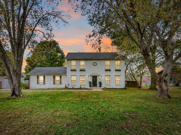 1330 Oak Hill Dr, Clarksville, TN 37040