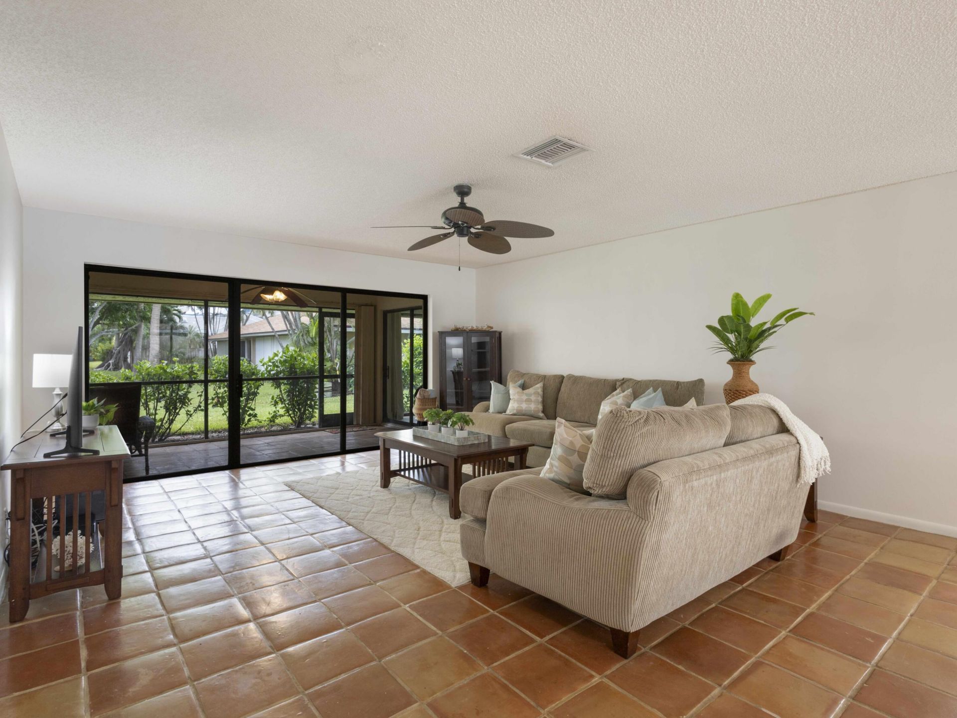 6 S Lakeshore Drive, Hypoluxo, FL 33462 Photo