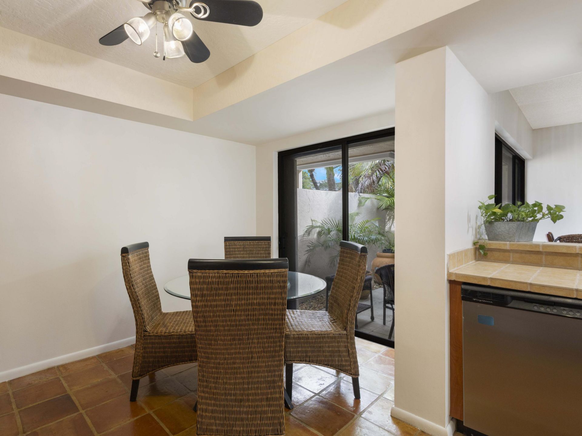 6 S Lakeshore Drive, Hypoluxo, FL 33462 Photo