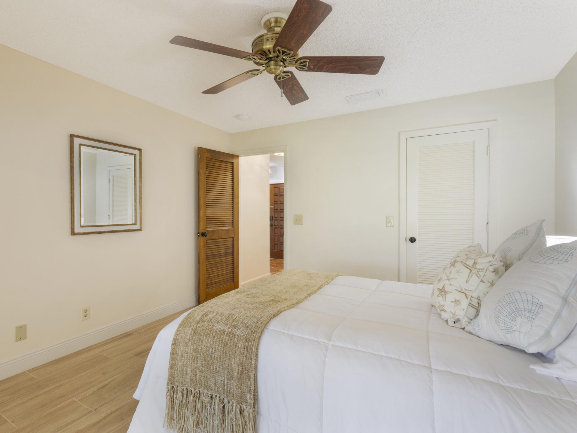 6 S Lakeshore Drive, Hypoluxo, FL 33462 Photo