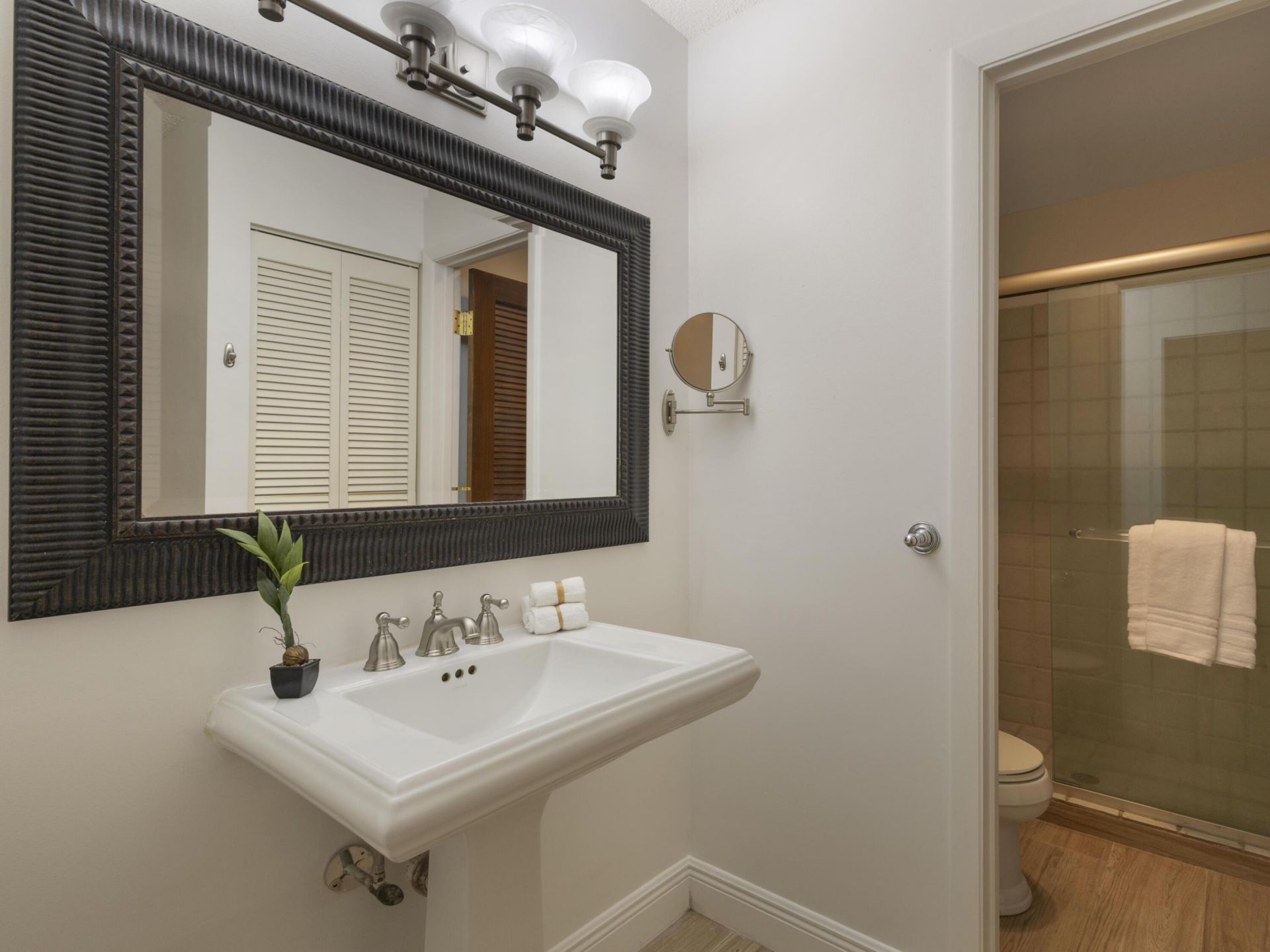 6 S Lakeshore Drive, Hypoluxo, FL 33462 Photo