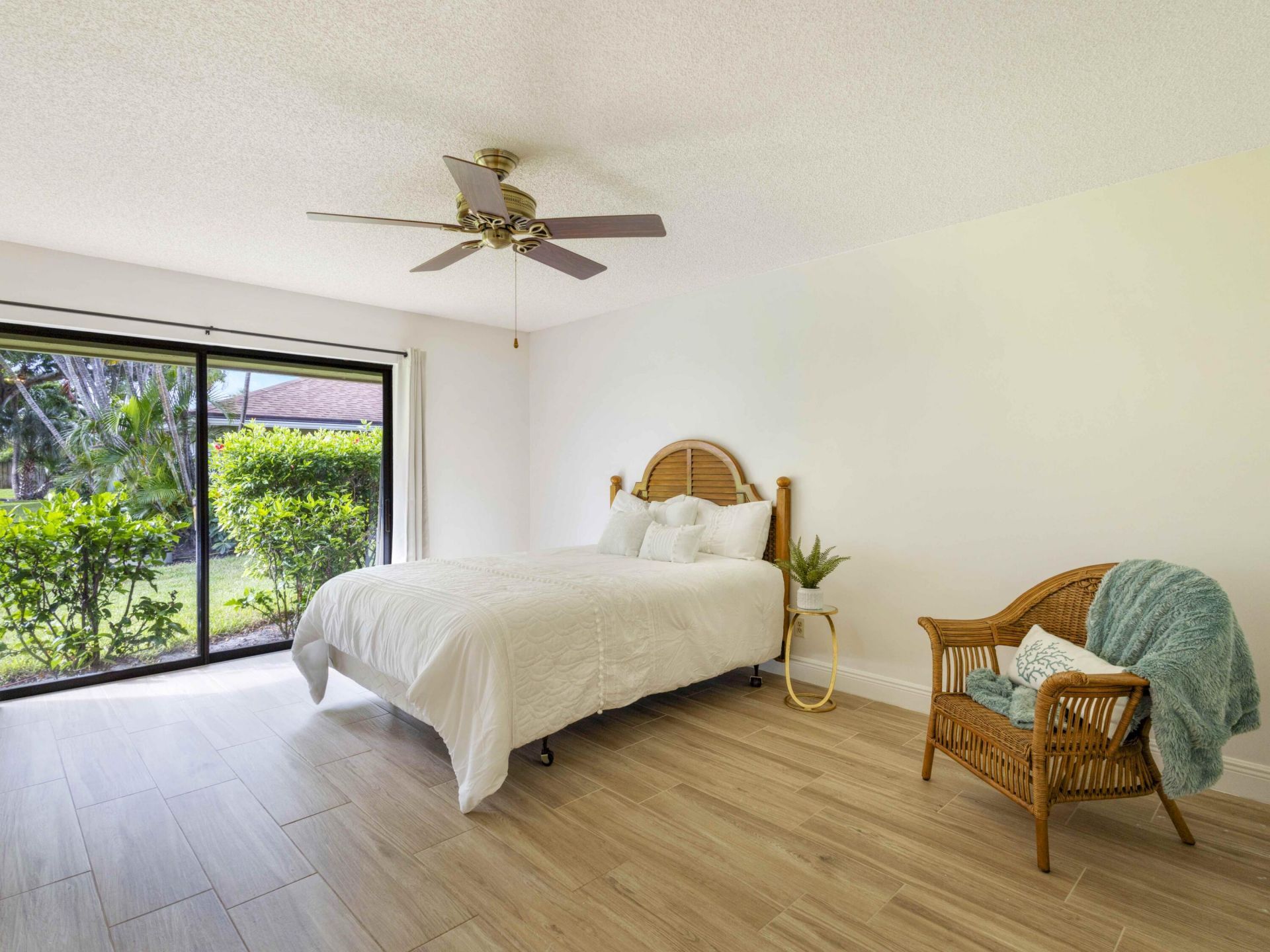 6 S Lakeshore Drive, Hypoluxo, FL 33462 Photo