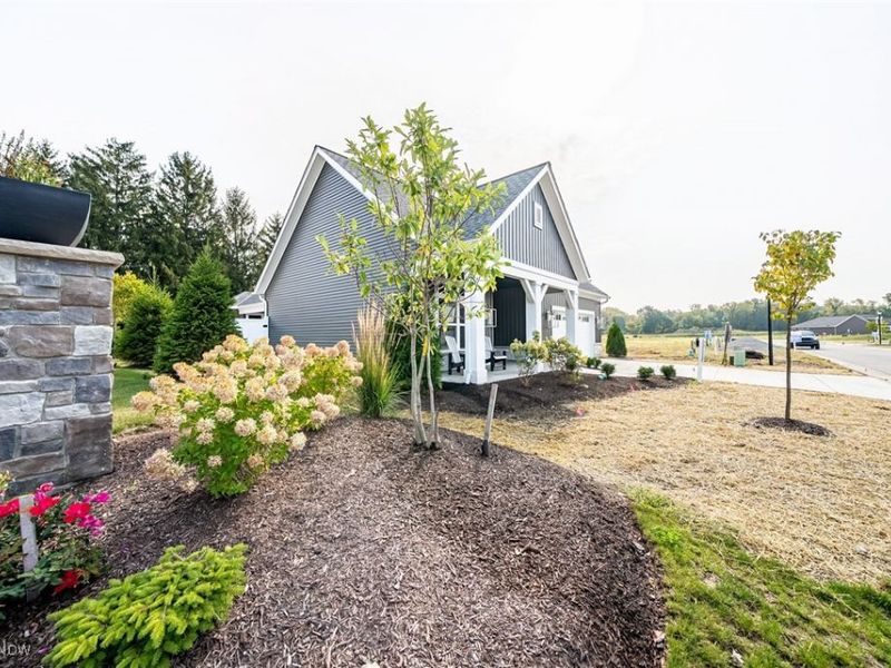 5302 Charlottes Way, Unit SL33, Sheffield Village, OH 44035 Photo 2