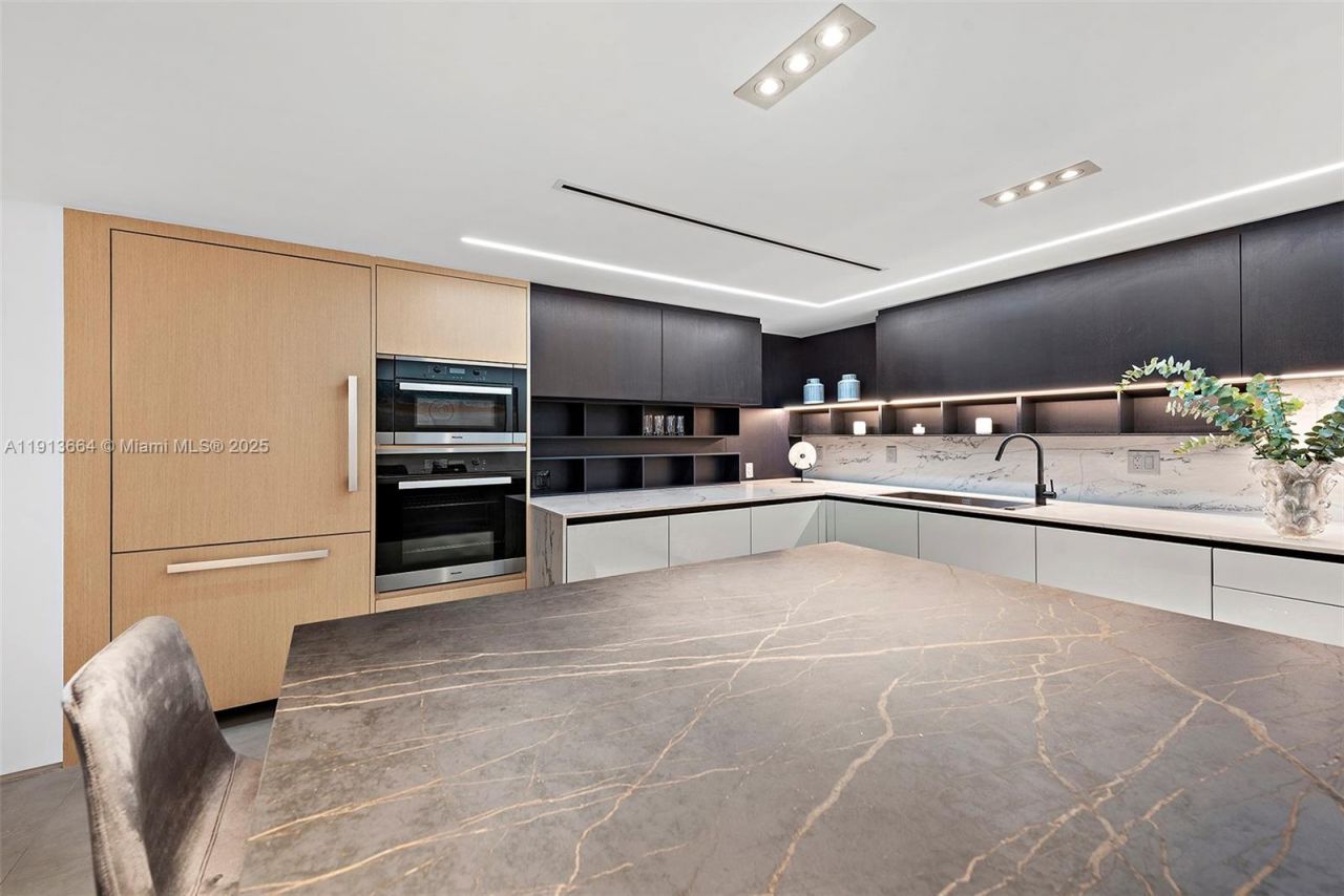 2301 Collins Ave, Unit 1004, Miami Beach, FL 33139 Photo