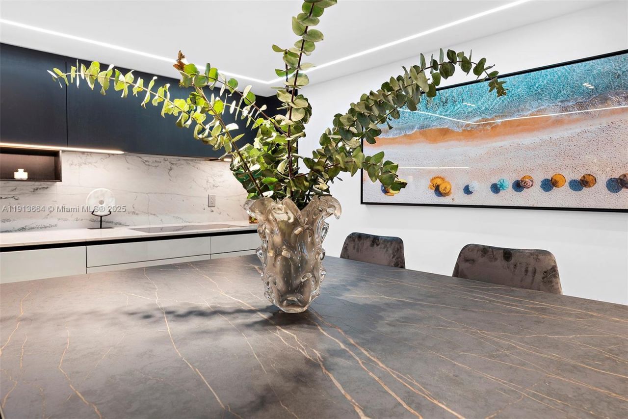 2301 Collins Ave, Unit 1004, Miami Beach, FL 33139 Photo