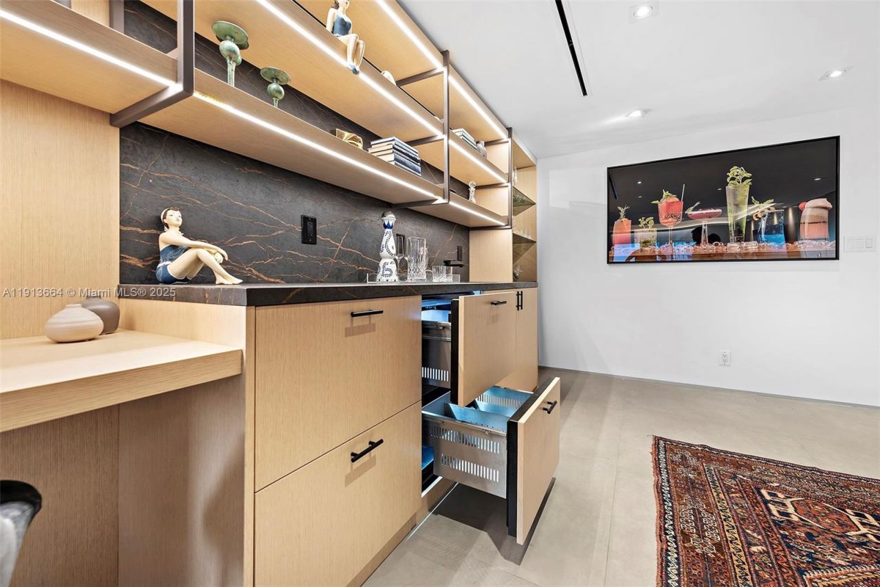 2301 Collins Ave, Unit 1004, Miami Beach, FL 33139 Photo