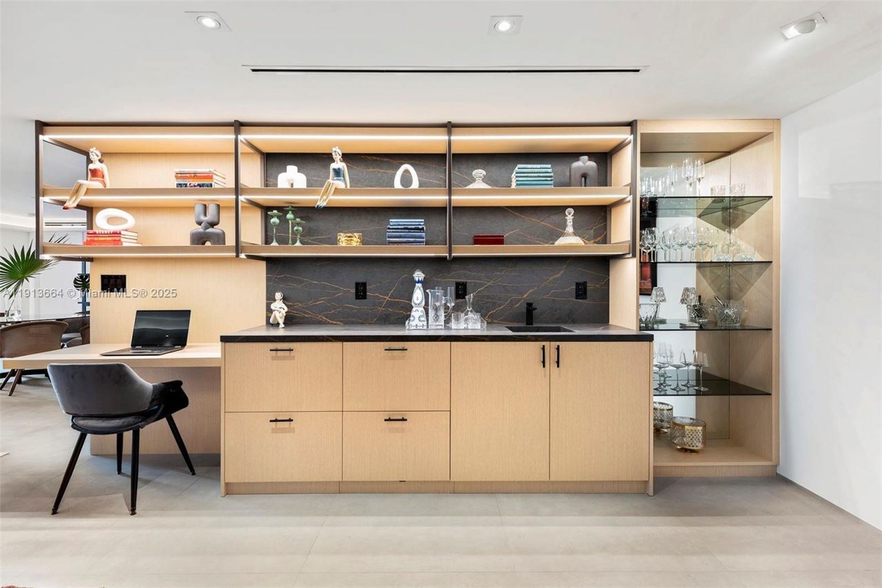 2301 Collins Ave, Unit 1004, Miami Beach, FL 33139 Photo