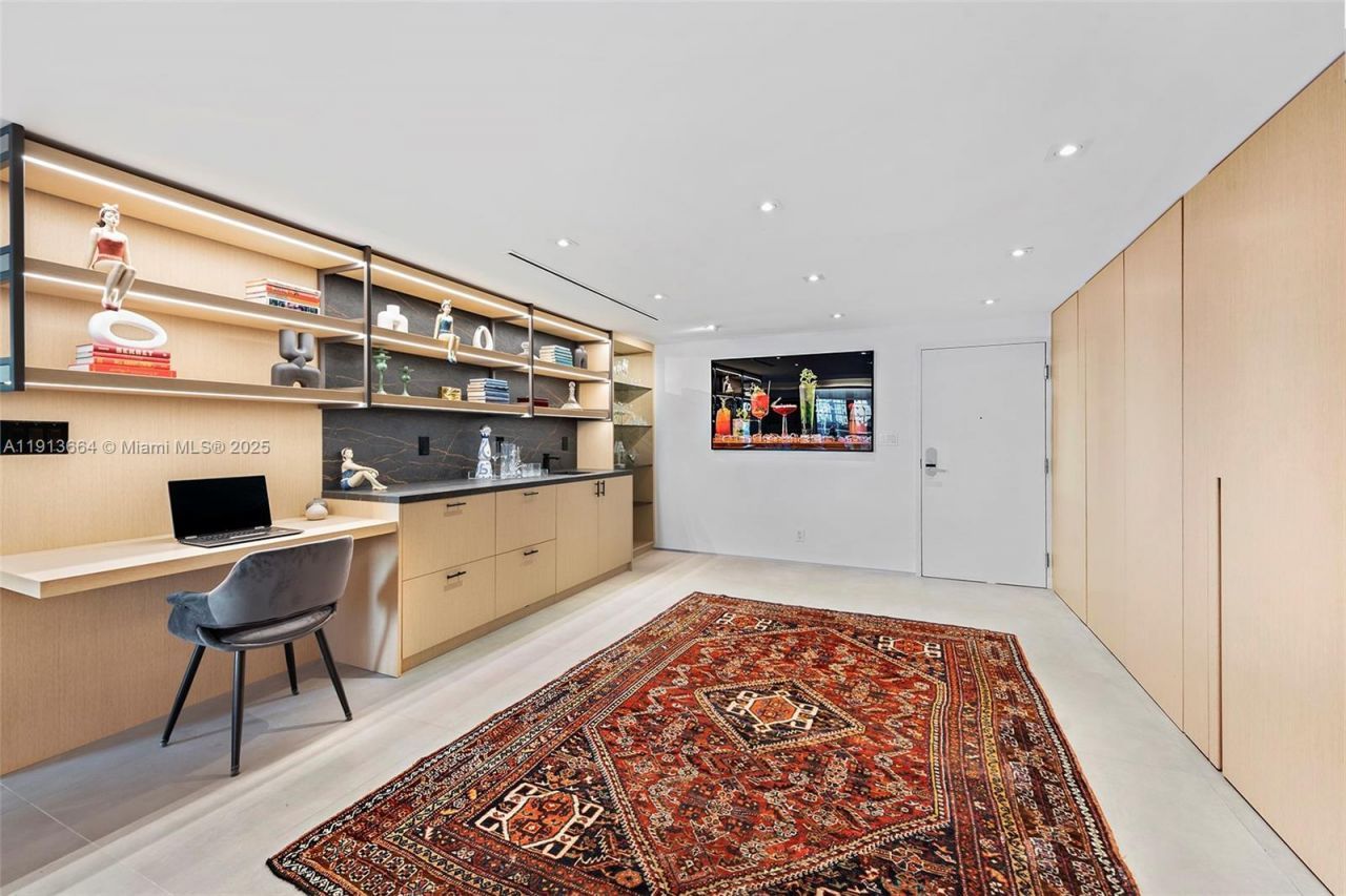 2301 Collins Ave, Unit 1004, Miami Beach, FL 33139 Photo