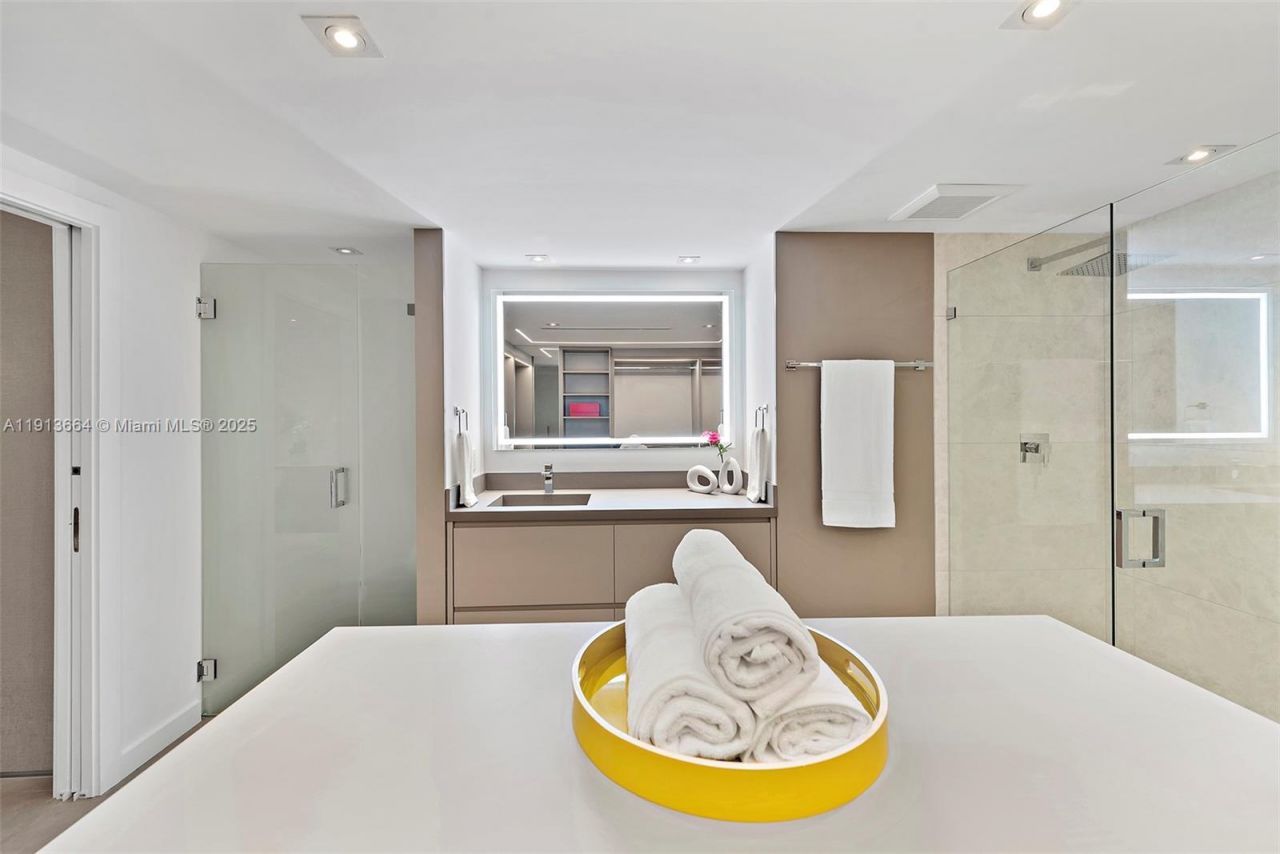 2301 Collins Ave, Unit 1004, Miami Beach, FL 33139 Photo