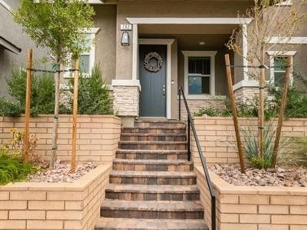 782 N Water Street, Henderson, NV 89015