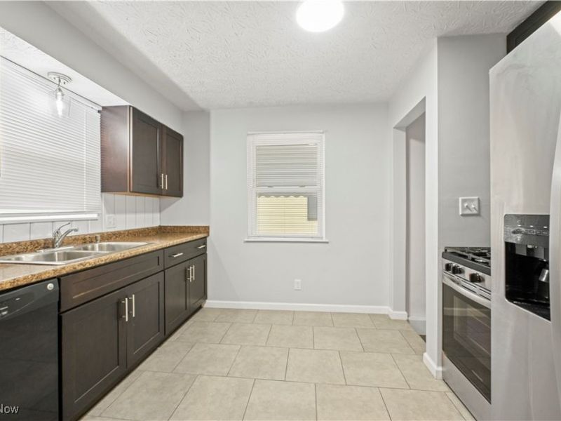 1289 Harpster Avenue, Akron, OH 44314 Photo 7