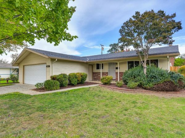 9113 Rosewood Dr, Sacramento, CA 95826