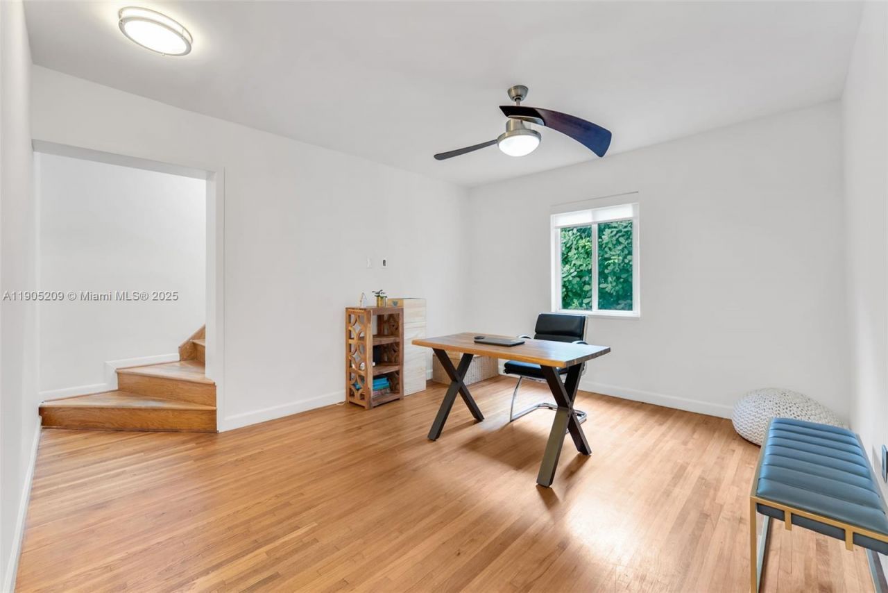 971 NE 116th St, Biscayne Park, FL 33161 Photo