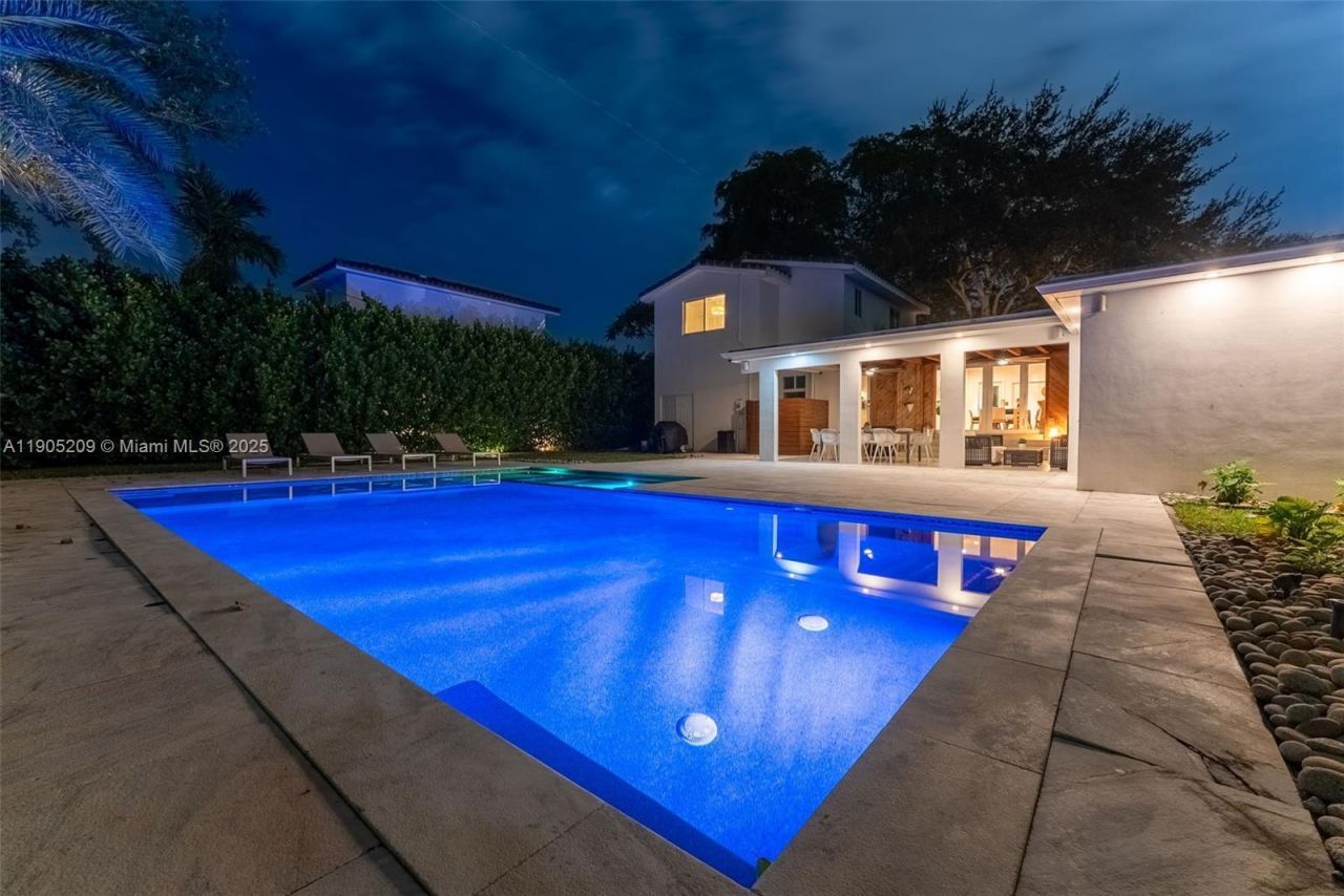 971 NE 116th St, Biscayne Park, FL 33161 Photo