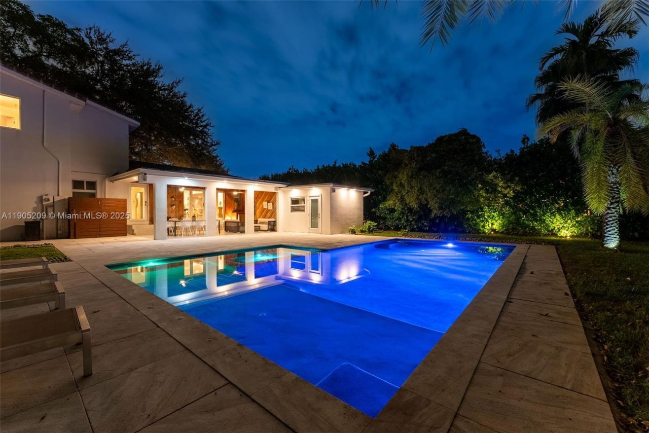 971 NE 116th St, Biscayne Park, FL 33161 Photo