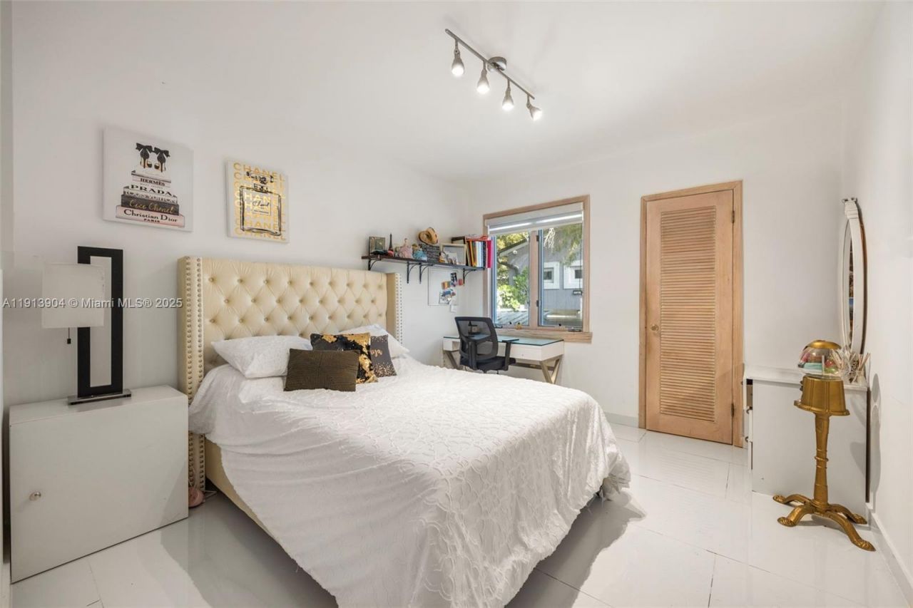 4120 Hardie Ave, Miami, FL 33133 Photo