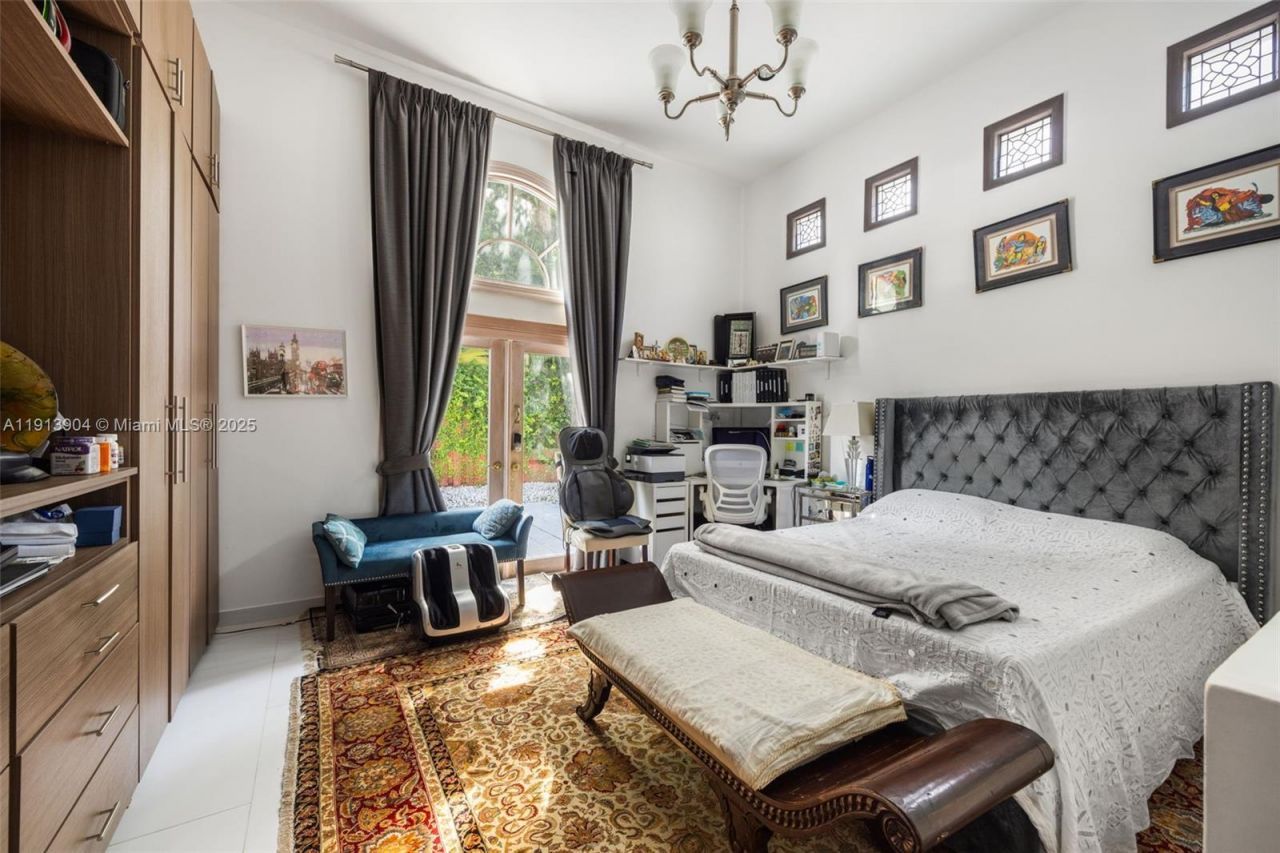 4120 Hardie Ave, Miami, FL 33133 Photo