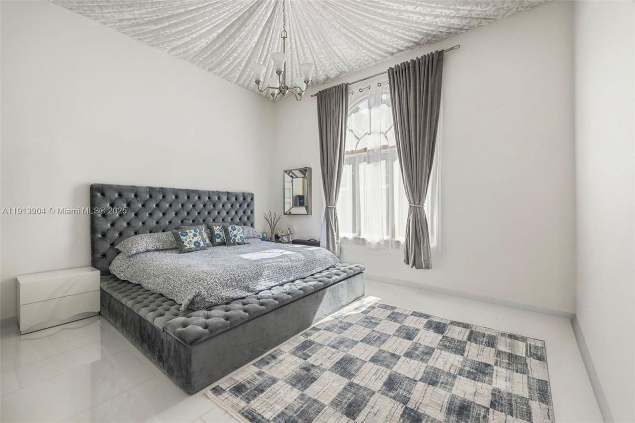 4120 Hardie Ave, Miami, FL 33133 Photo