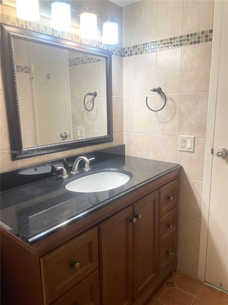 2049 S Ocean Dr, Unit 904, Hallandale Beach, FL 33009 Photo