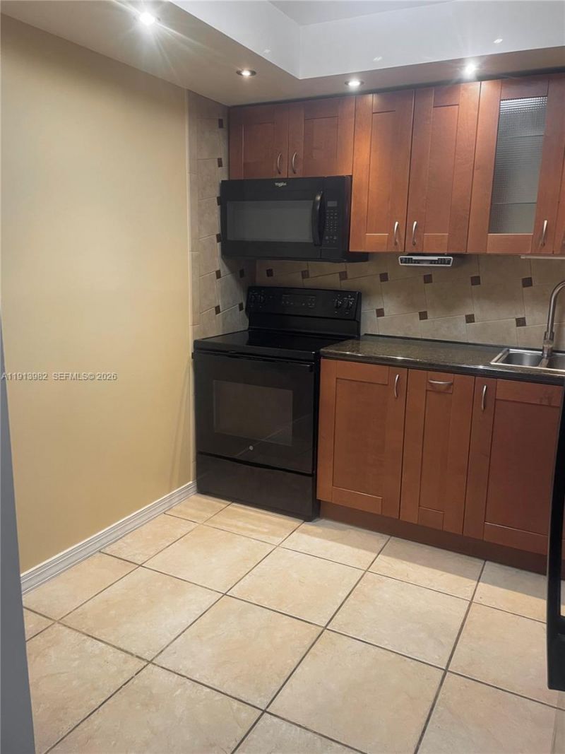 2049 S Ocean Dr, Unit 904, Hallandale Beach, FL 33009 Photo